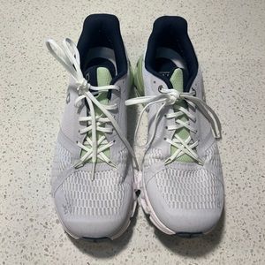 On Cloudflyer Women’s Lavender/Meadow Size 10